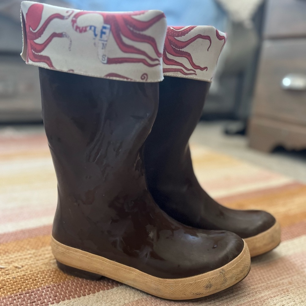 XtraTuf Salmon Sisters Legacy boots size 7